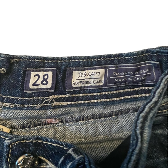 Miss Me Boyfriend Distressed Capri Pants 28 - Picture 7 of 14